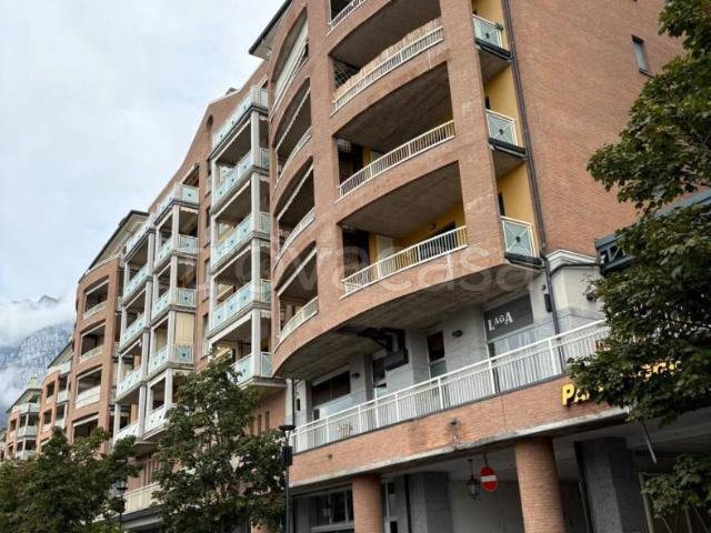 Appartamento in affitto a Lecco via Monte Grappa, arredato, riscaldamento autonomo, ascensore TrovaCasa