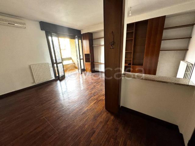 Appartamento in affitto a Legnano via El Alamein, 15, non arredato/vuoto, box, terrazzo TrovaCasa