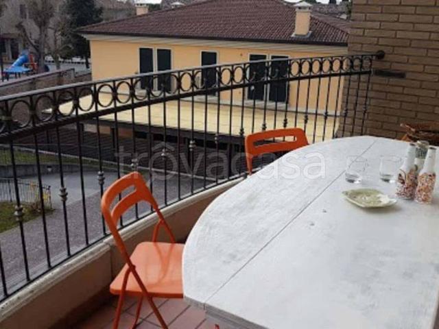 Appartamento in affitto a Legnaro piazza San Massimiliano Kolbe, arredato, travi a vista, ascensore TrovaCasa