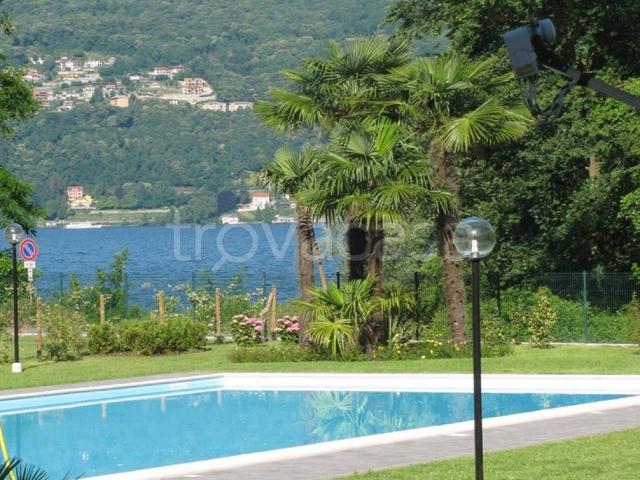 Appartamento in affitto a Leggiuno, arredato, terrazzo, piscina TrovaCasa