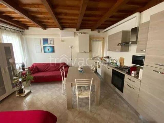 Appartamento in affitto a Lendinara, centrale, angolo cottura, cabina armadio TrovaCasa