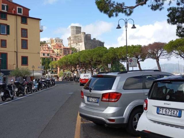 Appartamento in affitto a Lerici, parzialmente arredato, centrale, lavanderia TrovaCasa