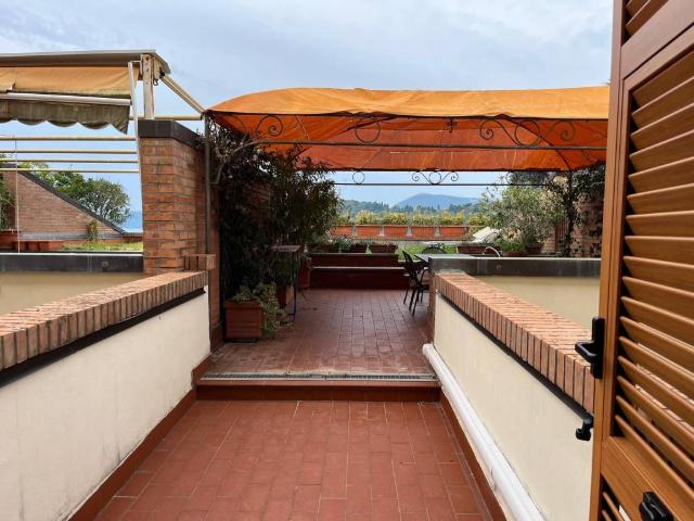 Appartamento in affitto a Lerici SP