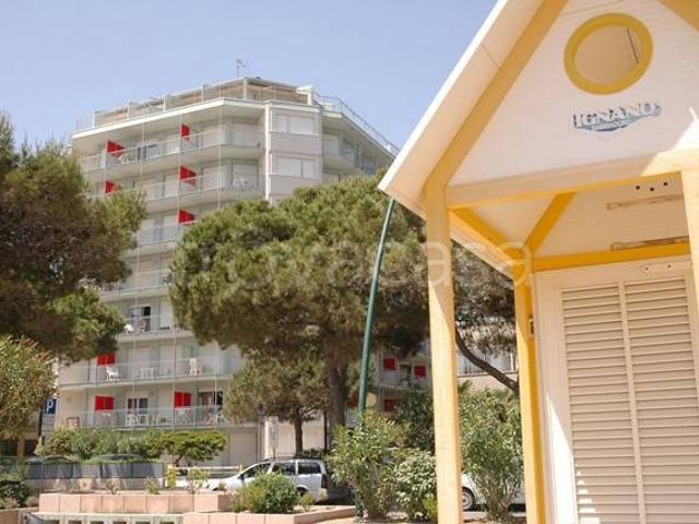Appartamento in affitto a Lignano Sabbiadoro via Lungomare Trieste, 130, arredato, terrazzo, vista mare TrovaCasa
