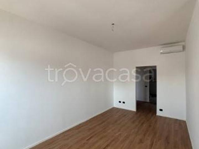 Appartamento in affitto a Lissone via Palazzine, non arredato/vuoto, ristrutturato, aria condizionata TrovaCasa