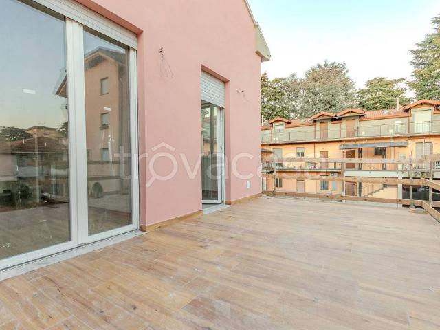 Appartamento in affitto a Lissone via San Rocco, non arredato/vuoto, terrazzo, centrale TrovaCasa