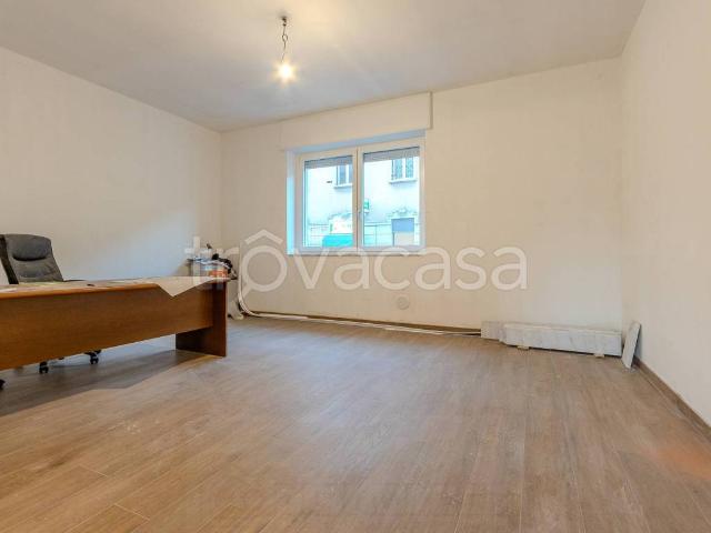 Appartamento in affitto a Lissone via San Rocco, non arredato/vuoto, terrazzo, centrale TrovaCasa