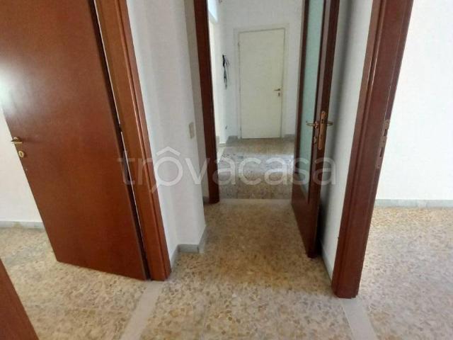 Appartamento in affitto a Livorno corso Amedeo, non arredato/vuoto, ristrutturato, senza ascensore TrovaCasa