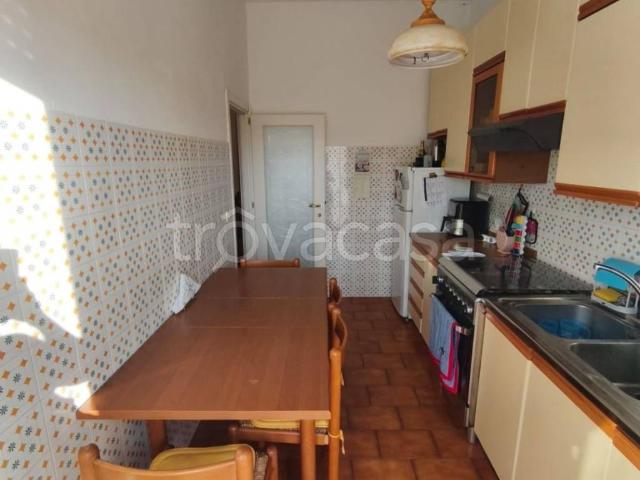 Appartamento in affitto a Livorno via Lepanto, arredato, ascensore, balcone TrovaCasa