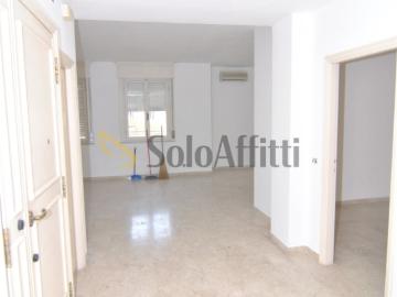 Appartamento in affitto a Livorno via Roma, 70, parzialmente arredato, ascensore, riscaldamento centralizzato TrovaCasa