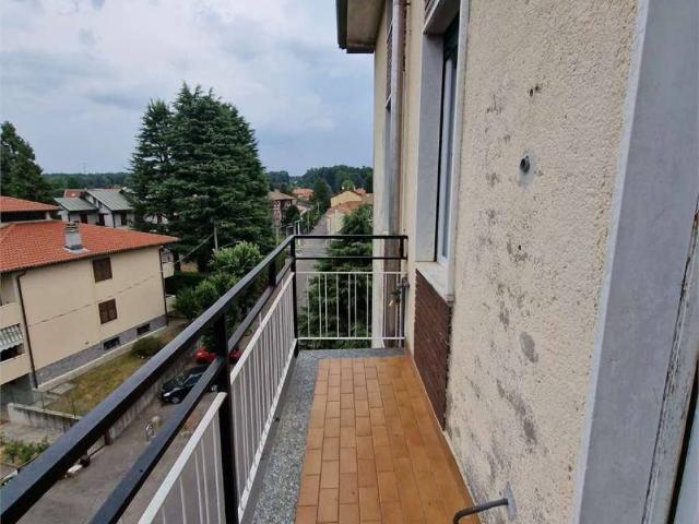 Appartamento in affitto a Locate Varesino CO