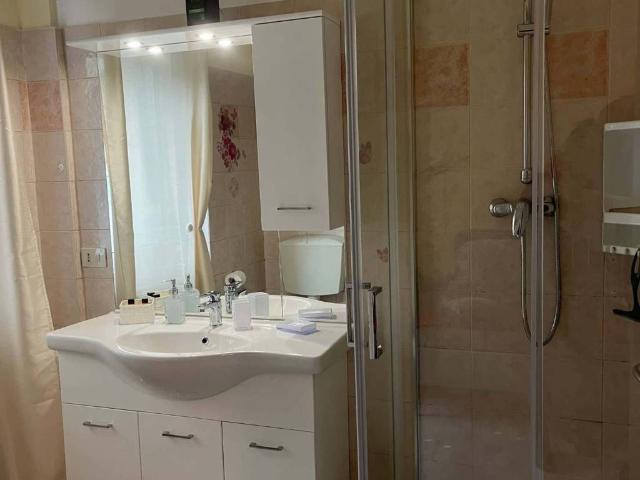 Appartamento in affitto a Locate Varesino CO