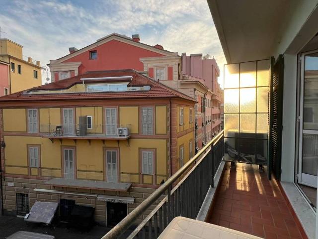 Appartamento in affitto a Loano SV