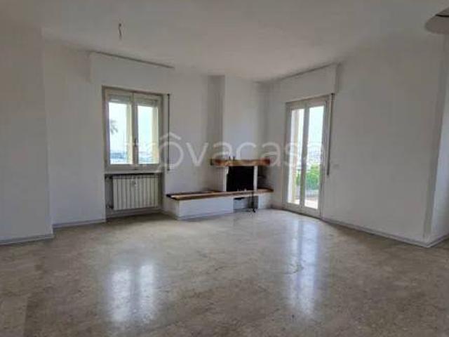 Appartamento in affitto a Loano via Sant'Erasmo Nn, posto auto, ascensore, ultimo piano TrovaCasa