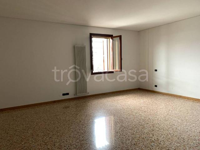 Appartamento in affitto a Longare, giardino, posto auto, parzialmente arredato TrovaCasa