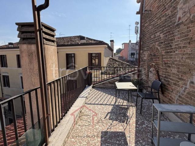 Appartamento in affitto a Padova via Francesco Squarcione 12, arredato, centrale, lavatrice TrovaCasa