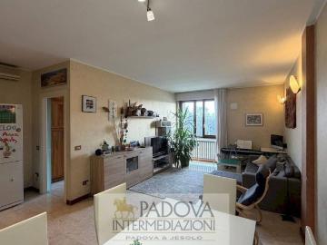 Appartamento in affitto a Padova via Ivrea, box, terrazzo, parzialmente arredato TrovaCasa
