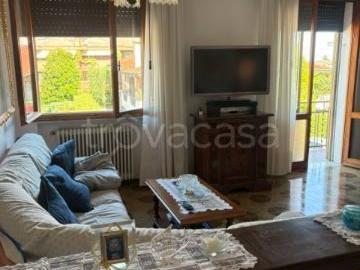 Appartamento in affitto a Padova via Montà, arredato, terrazzo, zona servita TrovaCasa