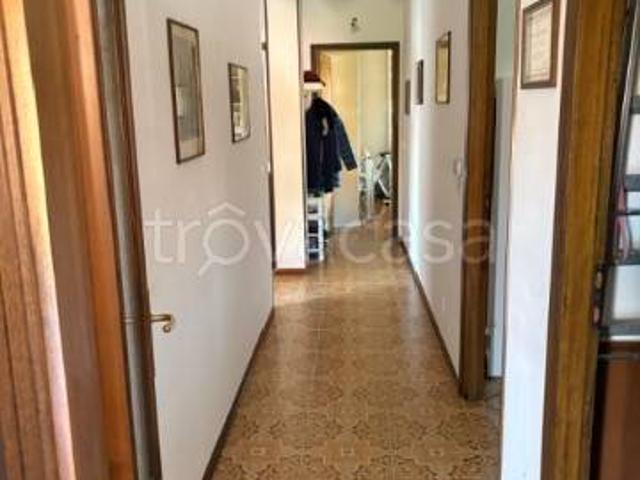 Appartamento in affitto a Padova via Montà, arredato, terrazzo, zona servita TrovaCasa