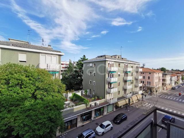 Appartamento in affitto a Padova via Roberto Marin, arredato, terrazzo, ascensore TrovaCasa