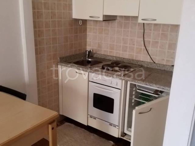 Appartamento in affitto a Padova via Roma, arredato, lavatrice, balcone TrovaCasa
