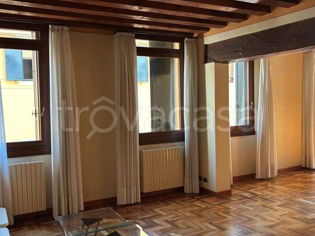 Appartamento in affitto a Padova, Piazze Duomo