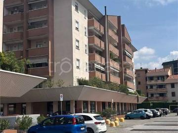 Appartamento in affitto a Paderno Dugnano, arredato, posto auto, terrazzo TrovaCasa
