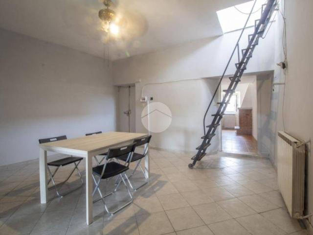 Appartamento in affitto a Palombara Sabina via Savelli Troilo, 92, parzialmente arredato, caminetto, ristrutturato TrovaCasa