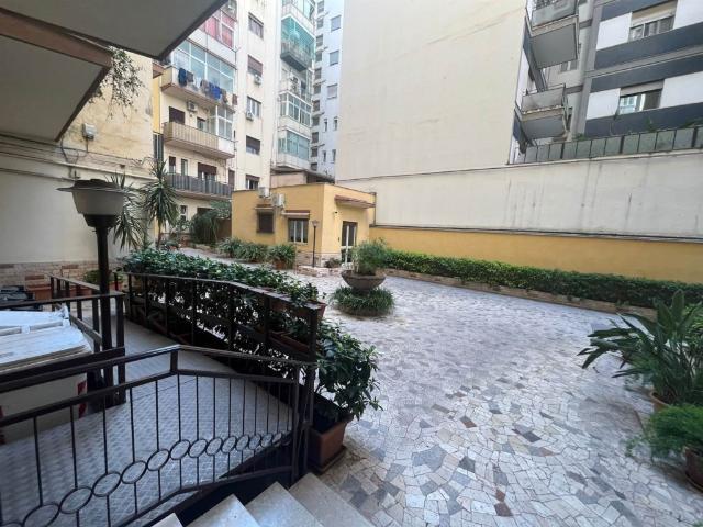 Appartamento in affitto a Palermo via del bersagliere 26, arredato, ascensore, aria condizionata TrovaCasa