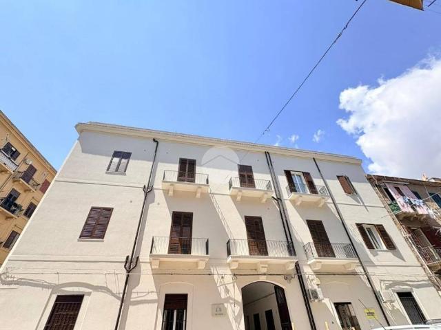 Appartamento in affitto a Palermo via Francesco Maggiore Perni, 17, arredato, ristrutturato, parquet TrovaCasa