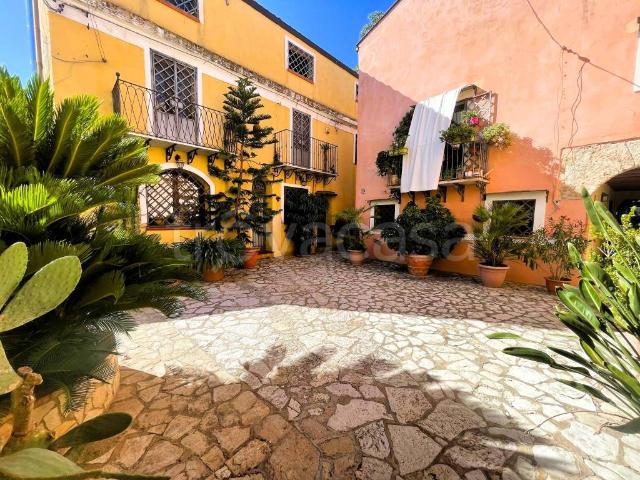 Appartamento in affitto a Palermo via Pescia, arredato, giardino privato, terrazzo TrovaCasa
