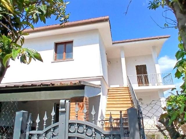 Appartamento in affitto a Paliano via San Paolo della Croce, 27, terrazzo, parzialmente arredato, caminetto TrovaCasa