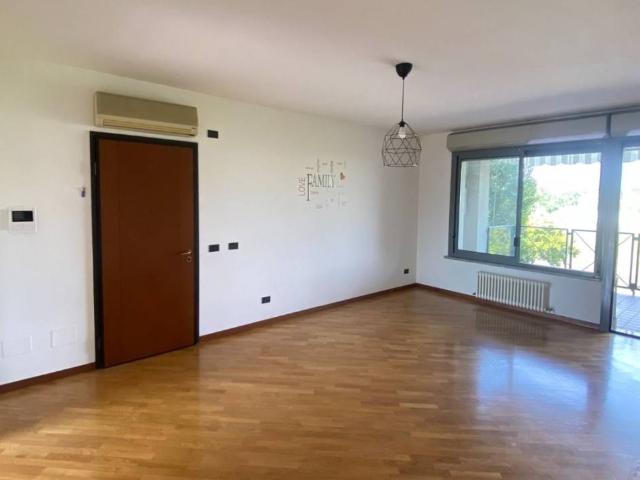 Appartamento in affitto a Parma PR