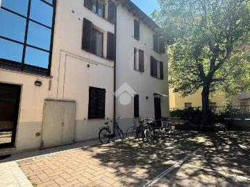 Appartamento in affitto a Parma viale dei mille, 26, arredato, travi a vista, lavatrice TrovaCasa