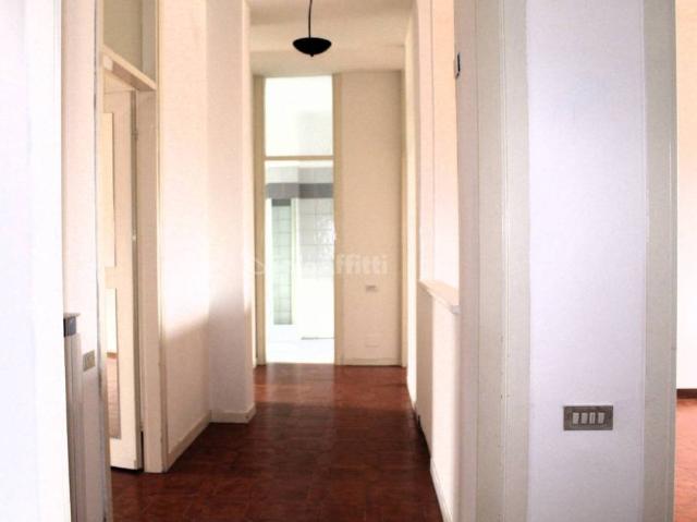 Appartamento in affitto a Parabiago via Sant'Antonio, non arredato/vuoto, box, ultimo piano TrovaCasa