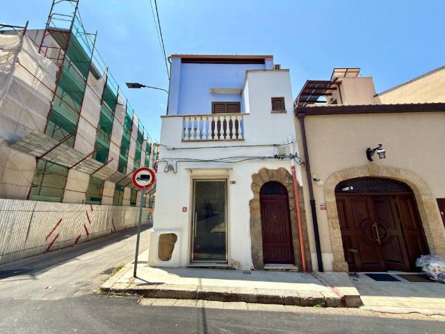 Appartamento in affitto a Partinico PA