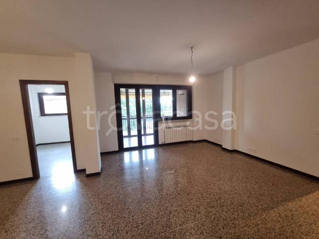 Appartamento in affitto a Pavia, non arredato/vuoto, box, terrazzo TrovaCasa