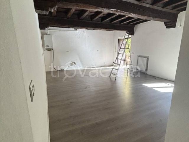 Appartamento in affitto a Pavia corso garibaldi, non arredato/vuoto, ingresso indipendente, balcone TrovaCasa