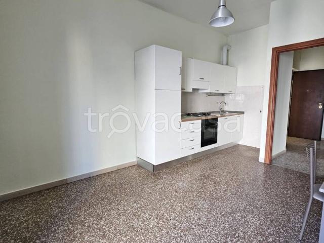 Appartamento in affitto a Pavia via Giovanni Dondi, 12, arredato, balcone, cucina a vista TrovaCasa