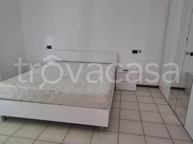 Appartamento in affitto a Pella piazza Don Giuliano Ravedoni, arredato, box, terrazzo TrovaCasa