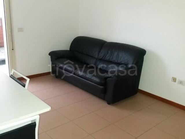 Appartamento in affitto a Pesaro, arredato, giardino privato, posto auto coperto TrovaCasa