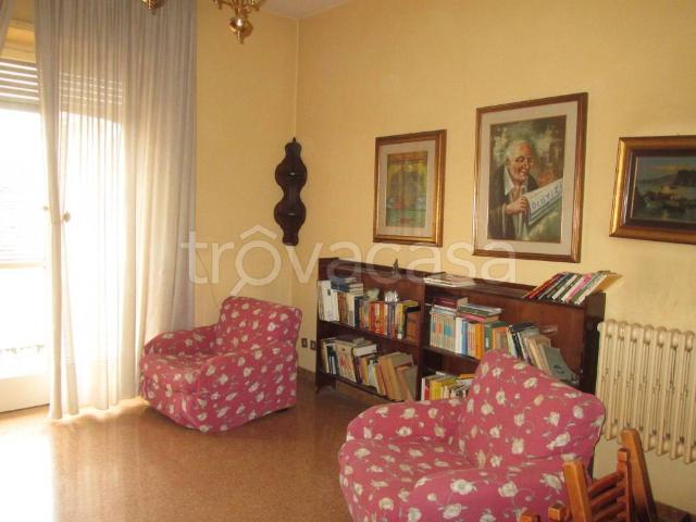Appartamento in affitto a Pescara via Sangro, parzialmente arredato, balcone, studio TrovaCasa