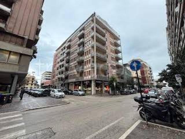 Appartamento in affitto a Pescara via Tommaso Campanella, non arredato/vuoto, riscaldamento centralizzato, balcone TrovaCasa