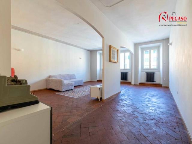 Appartamento in affitto a Pescia piazza Giuseppe Mazzini