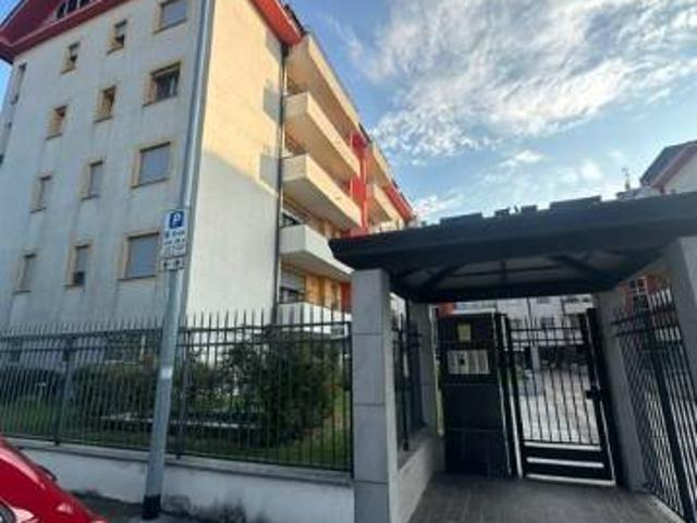 Appartamento in affitto a Pero MI