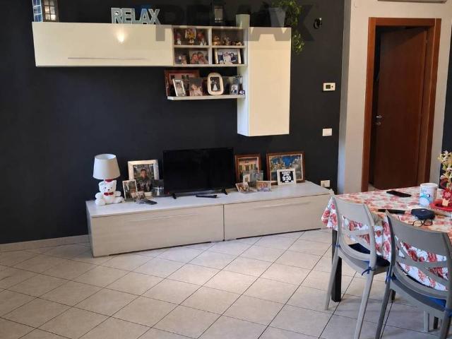 Appartamento in affitto a Pero via Copernico, 14, arredato, giardino privato, vicinanze negozi TrovaCasa