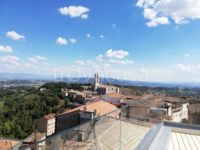 Appartamento in affitto a Perugia via Guglielmo Oberdan, arredato, terrazzo, ristrutturato TrovaCasa