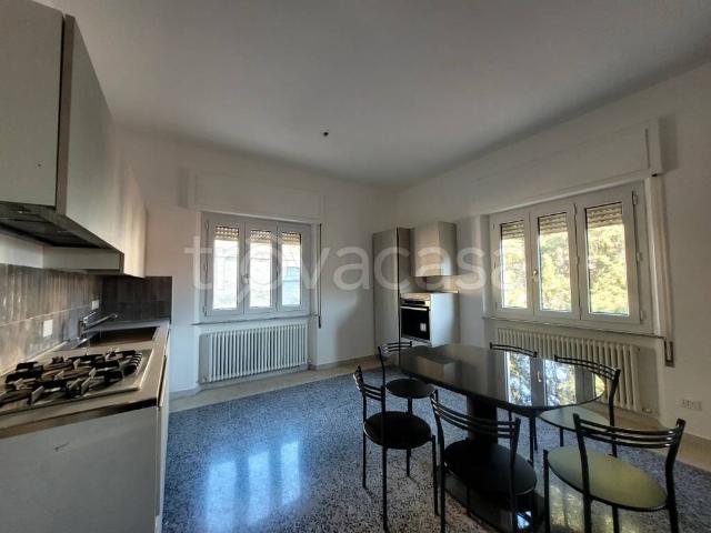 Appartamento in affitto a Perugia viale Roma, Centro Storico