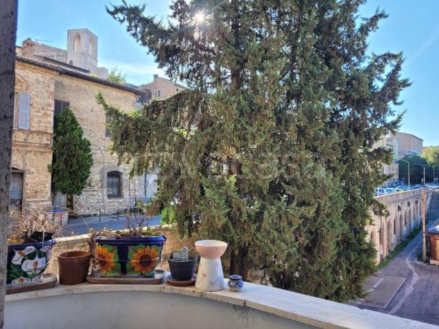Appartamento in affitto a Perugia viale Roma, non arredato/vuoto, riscaldamento autonomo, centrale TrovaCasa