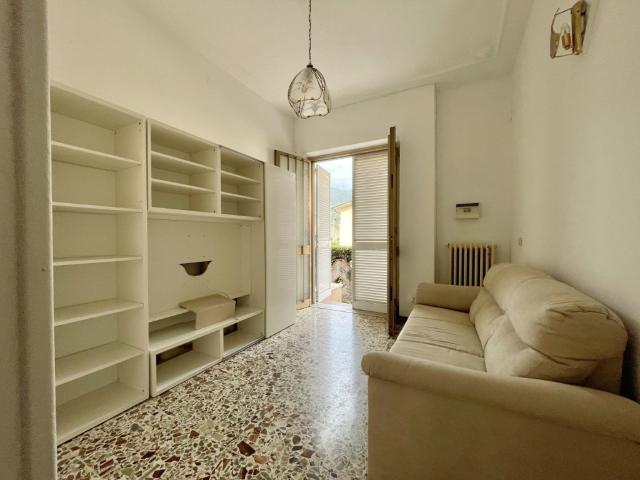 Appartamento in affitto a Pietrasanta, non arredato/vuoto, buono stato, semicentrale TrovaCasa